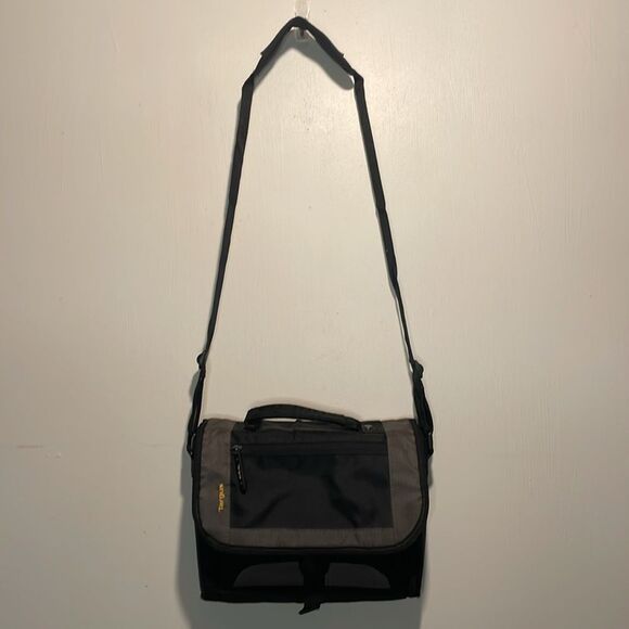 Targus- Small Black Mini Messenger Crossbody Bag for Notebook Tablet IPad- O/S - Picture 2 of 9
